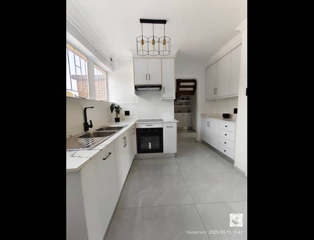 3 BEDROOM FLAT FOR SALE IN SASOLBURG EXT 2